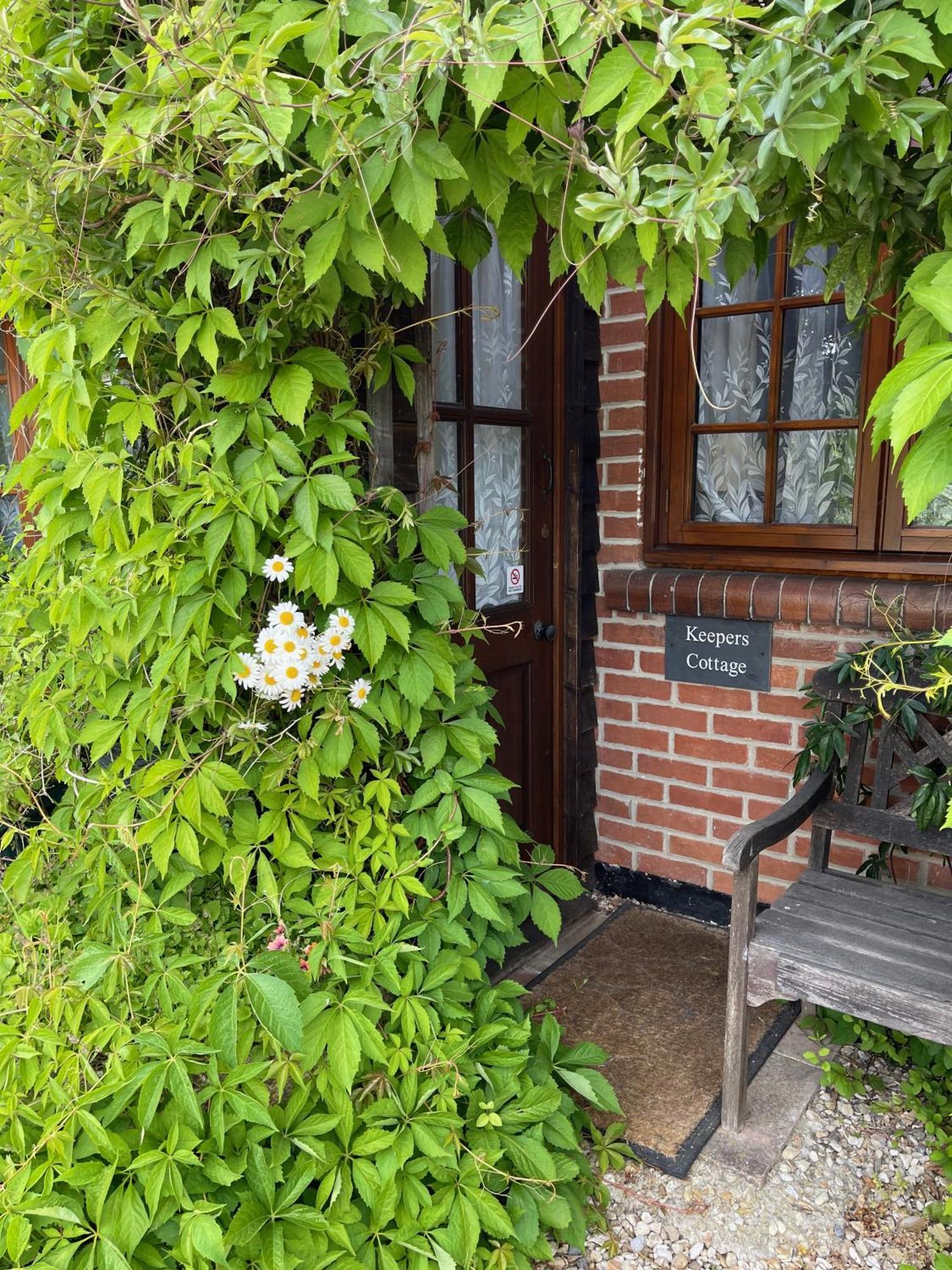 Keepers Cottage Wool Exteriör bild